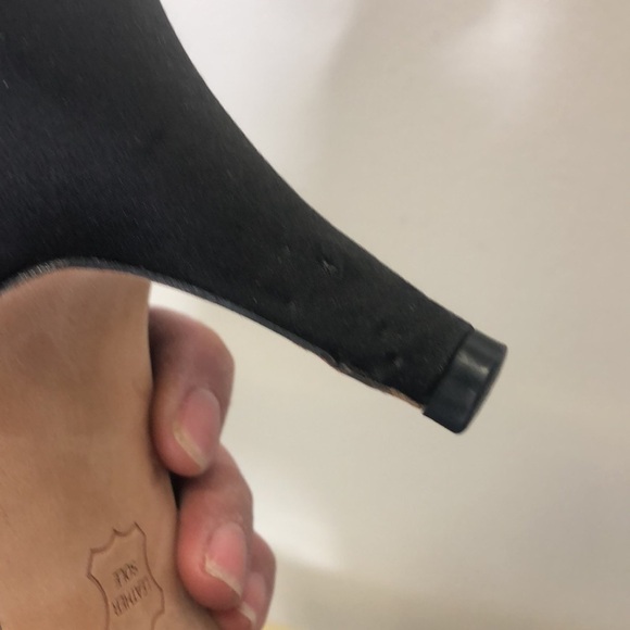 Kenneth Cole reaction satin kitten heel pumps - Picture 9 of 12